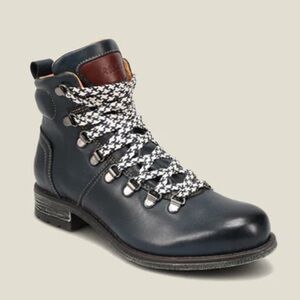 Taos Alpine Navy Blue Leather Boots